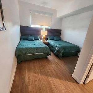 Two Bedroom Premier Apartment on Hewitt